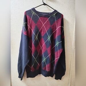 Roundtree & Yorke Red and Black Crewneck Sweater